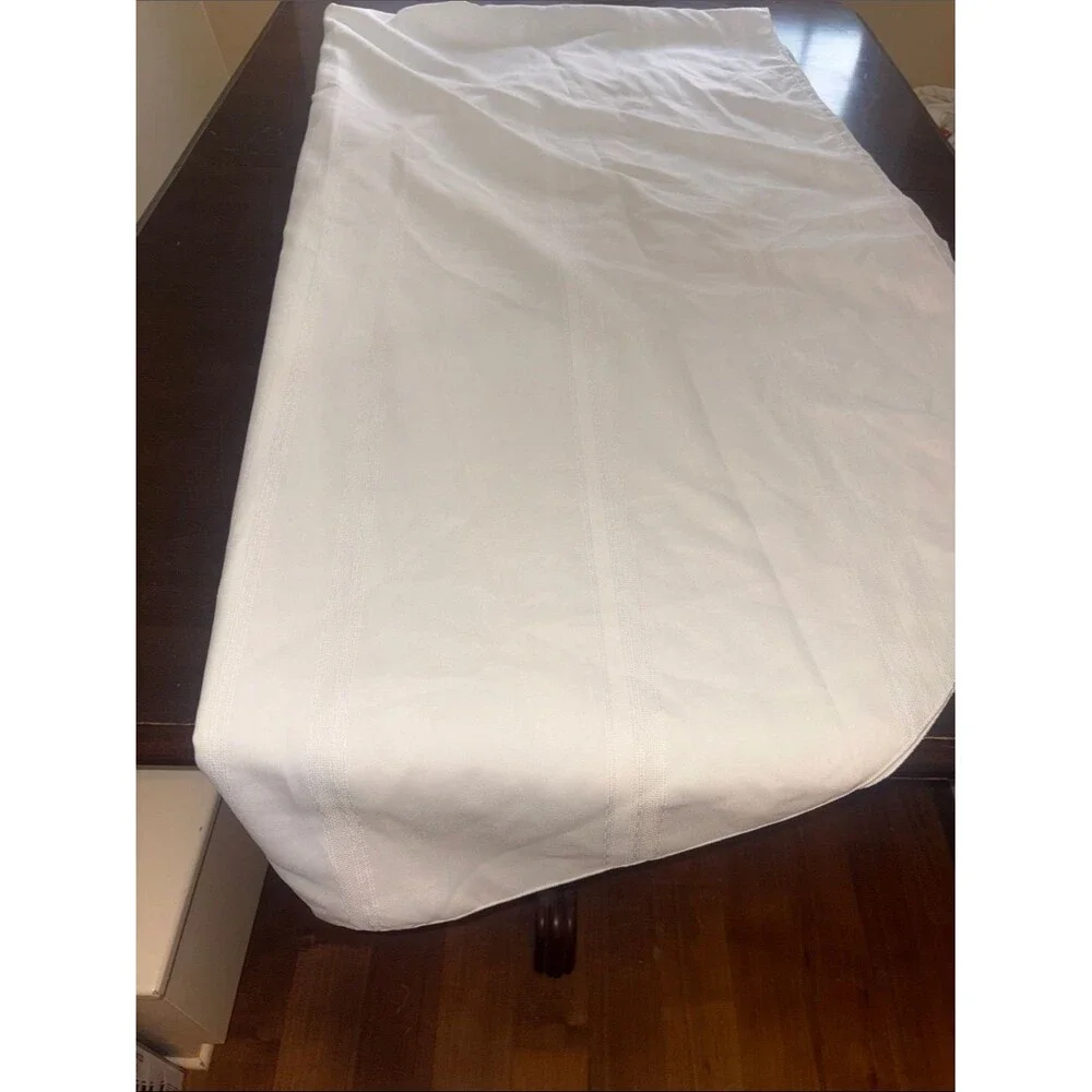 Large Classic White Stripe Oval Tablecloth